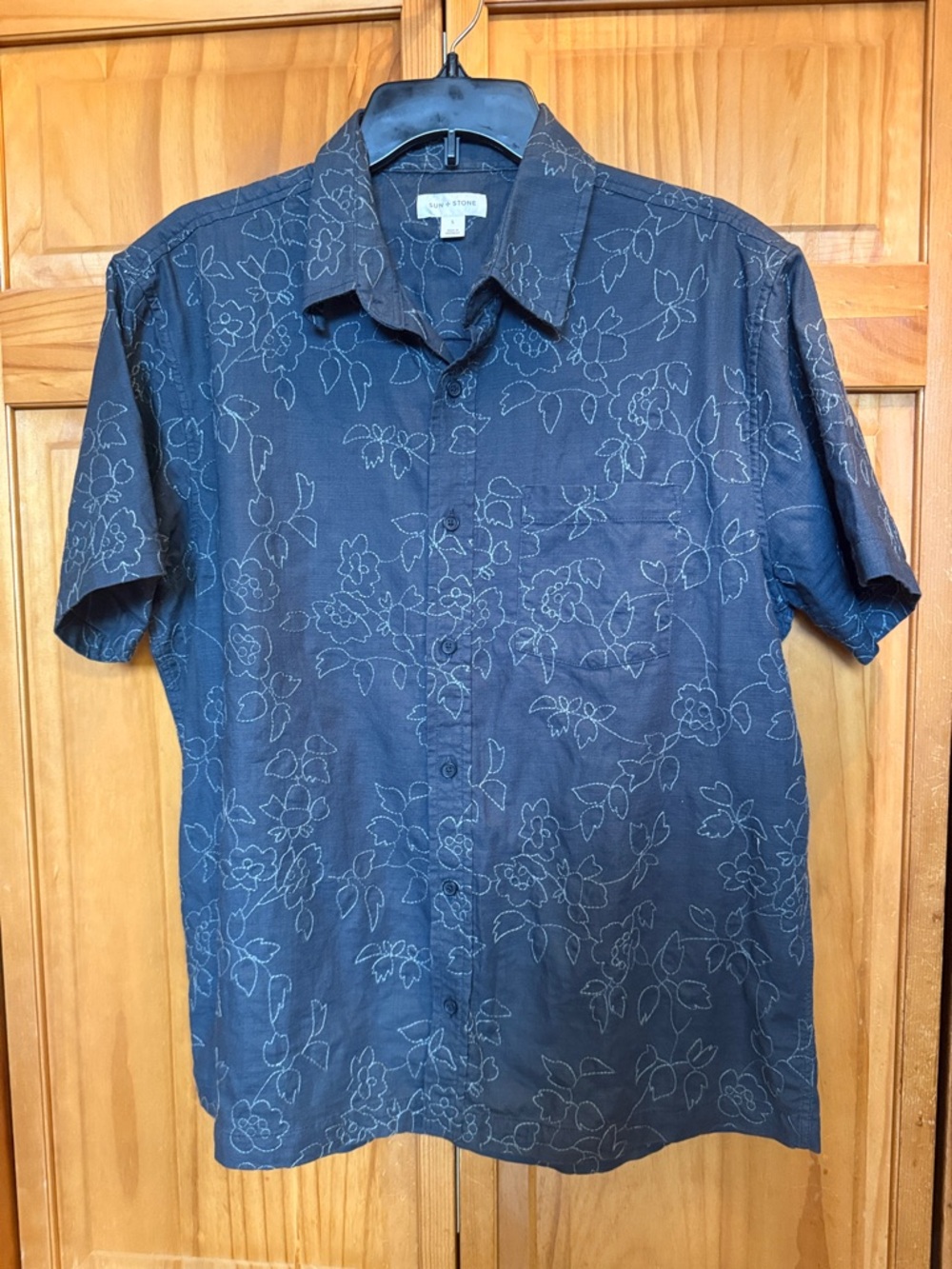 Sun + Stone Men's Navy Short-Sleeve Button-Down‎ Floral Outline Boho Tropical